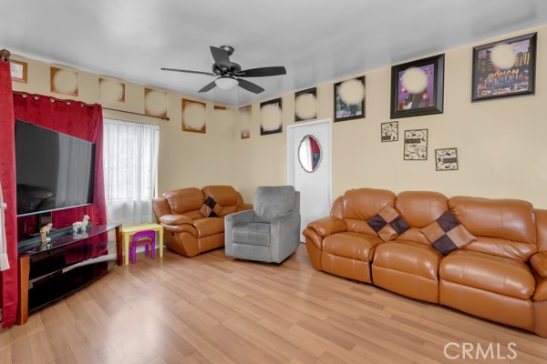 715 S Record Avenue, Los Angeles CA: https://media.crmls.org/medias/3489dd8a-d6e2-4839-8f69-4f11b25b6858.jpg