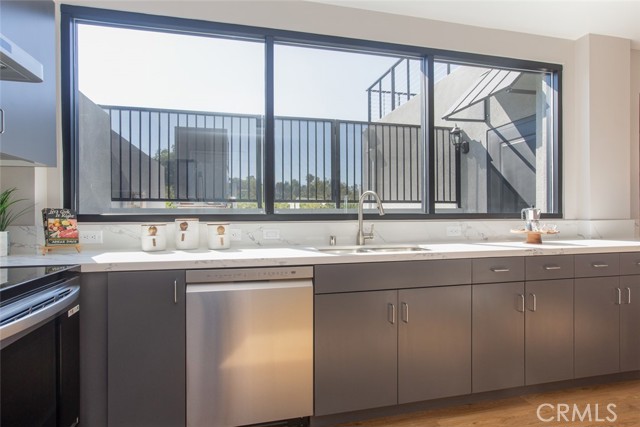 Detail Gallery Image 5 of 36 For 3682 Harriman Ave #3,  El Sereno,  CA 90032 - 2 Beds | 2/1 Baths