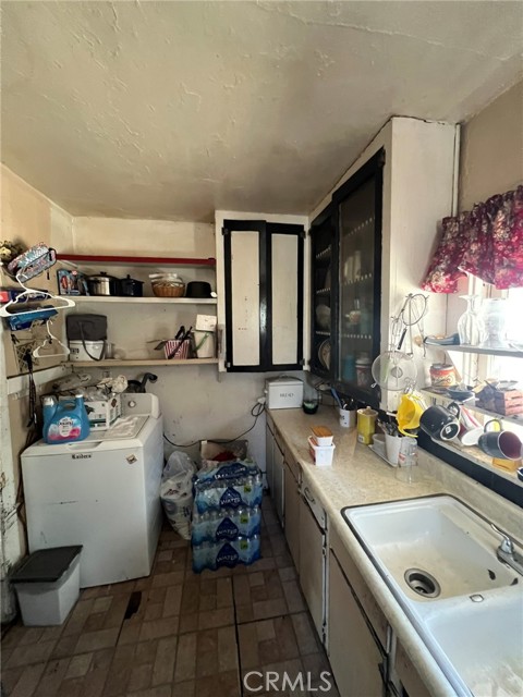 1327 S Gage Avenue, Los Angeles CA: https://media.crmls.org/medias/348a31e6-d427-4d13-82f9-a91edff5076a.jpg