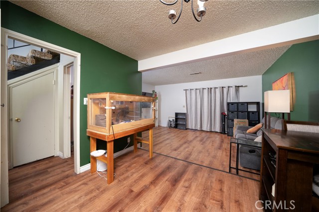 Detail Gallery Image 5 of 25 For 1921 Sherry Ln #85,  Santa Ana,  CA 92705 - 2 Beds | 1/1 Baths