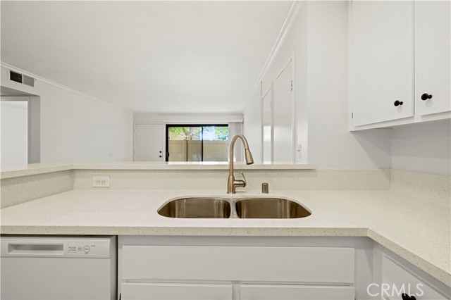 18752 Mandan Street, Canyon Country CA: https://media.crmls.org/medias/348b76b0-bed4-4bed-9601-61fad6fd28c4.jpg