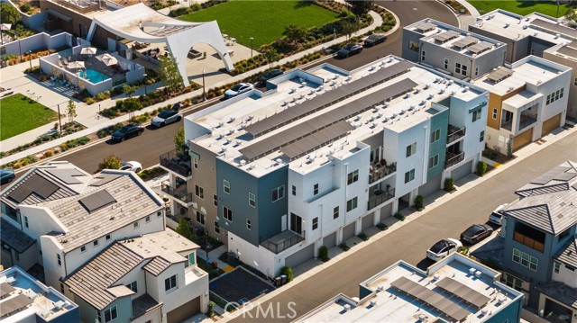 187 Biome, Irvine CA: https://media.crmls.org/medias/348bcce1-2fc1-4b99-bffc-e60238dc0241.jpg