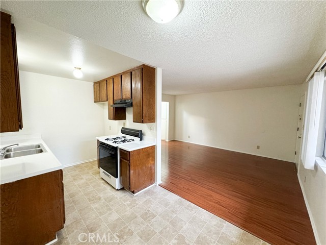 Detail Gallery Image 6 of 13 For 1637 W 227th St #3,  Torrance,  CA 90501 - 1 Beds | 1 Baths