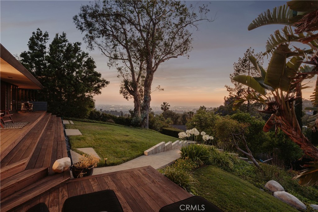 MLS #OC25145923 img 2