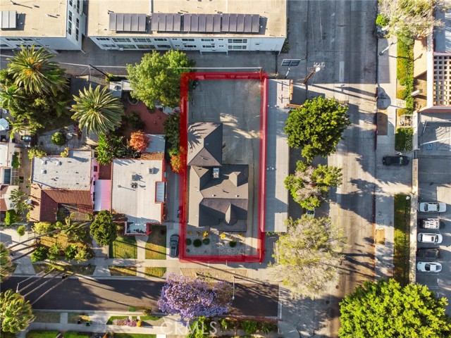 6521 Homewood Avenue, Los Angeles CA: https://media.crmls.org/medias/348c46f3-83c9-4829-99be-d3ed38f30ef9.jpg