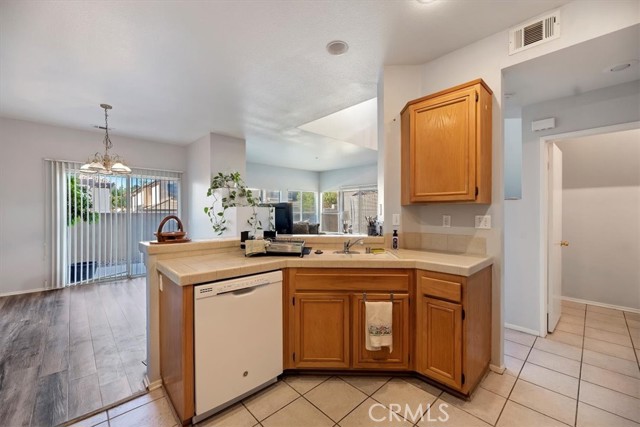 Detail Gallery Image 18 of 48 For 7686 Calle Hacienda, Highland,  CA 92346 - 4 Beds | 2/1 Baths