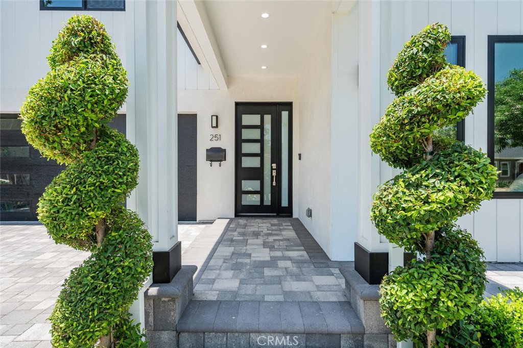 251 S Griffith Park DriveBurbank image #2