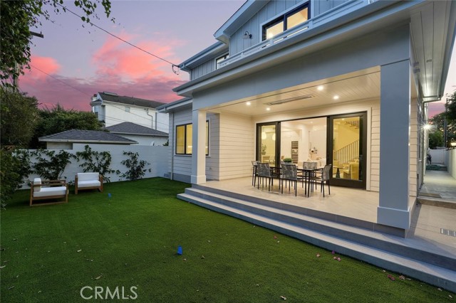 2904 Palm Avenue, Manhattan Beach CA: https://media.crmls.org/medias/348d1e2e-413d-4ec4-89e0-1bb27f8acbce.jpg