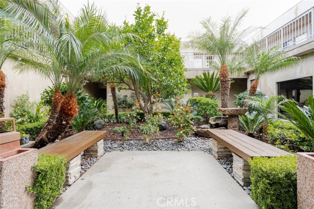  Commercial for Sale in Encino, California