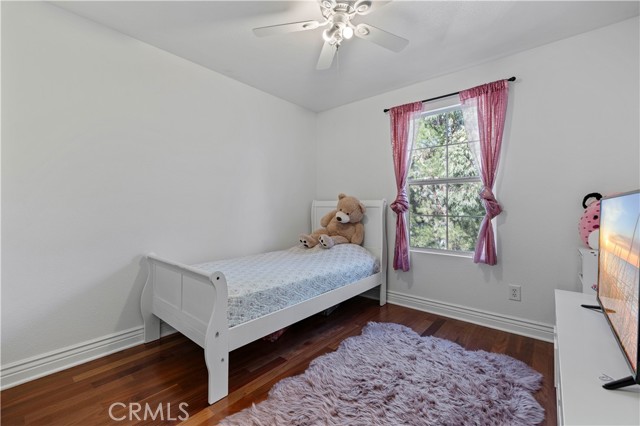 23402 Brookdale Lane, Valencia CA: https://media.crmls.org/medias/348e69e1-082b-4b98-9ac2-65242f2ebb6a.jpg