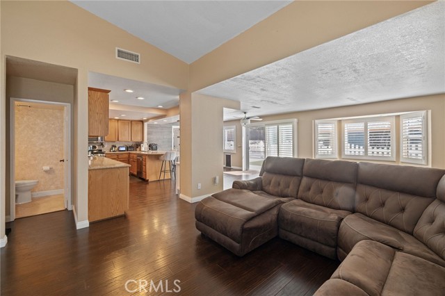 Image 11 of 52 For 42014 Roanoake St.