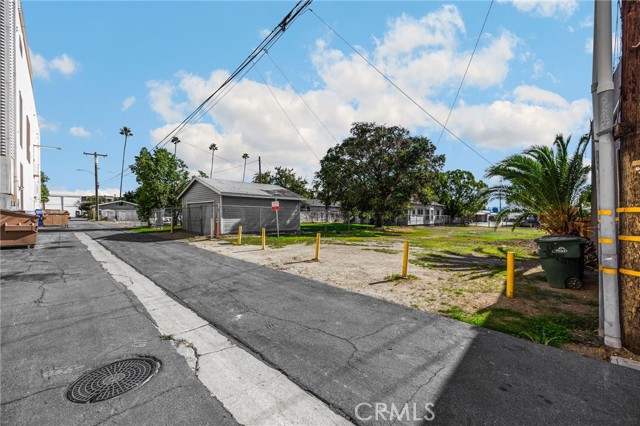 Detail Gallery Image 9 of 22 For 220 W C St, Ontario,  CA 91762 - – Beds | – Baths