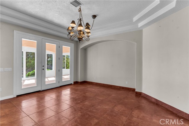 Detail Gallery Image 6 of 34 For 10234 10234 Clover Dr, Oak Hills,  CA 92344 - 4 Beds | 4 Baths