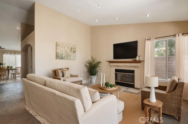 Detail Gallery Image 12 of 34 For 1715 Lake Way, Lancaster,  CA 93534 - 5 Beds | 3 Baths
