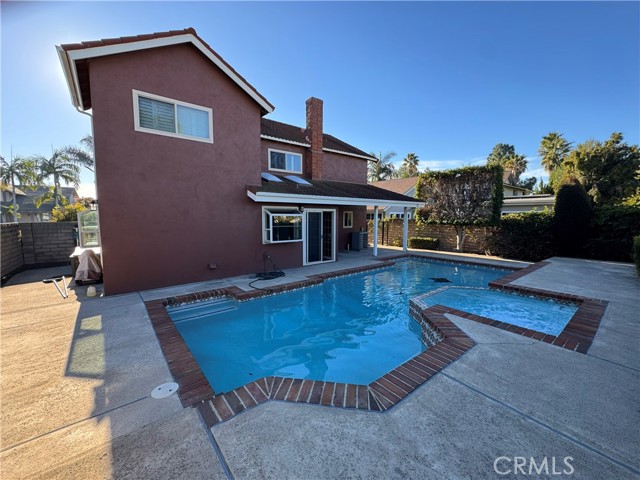 Detail Gallery Image 5 of 26 For 22911 Plainview, Lake Forest,  CA 92630 - 4 Beds | 2/1 Baths