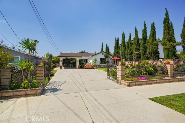 Detail Gallery Image 1 of 12 For 14743 Lakeside St, Sylmar,  CA 91342 - 3 Beds | 2 Baths