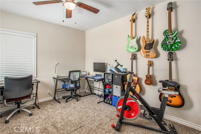 Detail Gallery Image 15 of 29 For 2215 Northbend St, Riverside,  CA 92501 - 3 Beds | 1 Baths