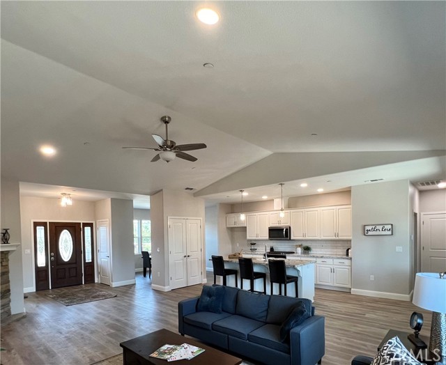 Detail Gallery Image 12 of 49 For 218 Sky Oaks Dr, Paradise,  CA 95969 - 3 Beds | 3 Baths