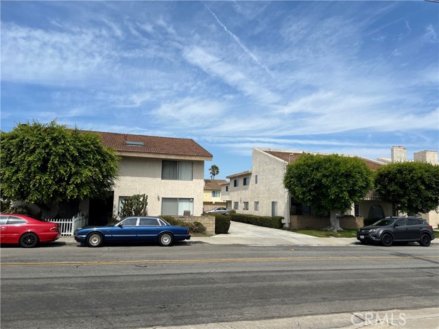 16781 Green Ln., Huntington Beach CA: https://media.crmls.org/medias/3494e5e3-6e24-47aa-9dfa-f33567f7675d.jpg