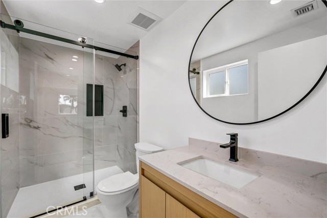 7320 Newcastle, Reseda CA: https://media.crmls.org/medias/349555c5-a446-4460-90ab-43658f2dcbe4.jpg