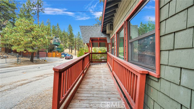 Detail Gallery Image 5 of 48 For 712 W Big Bear Bld, Big Bear City,  CA 92314 - 3 Beds | 2 Baths