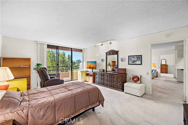 Detail Gallery Image 9 of 27 For 24055 Paseo Del Lago #306,  Laguna Woods,  CA 92637 - 2 Beds | 2 Baths