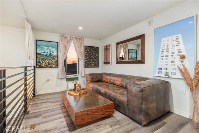 1055 S Serrano Avenue, Los Angeles CA: https://media.crmls.org/medias/34972e12-0c4f-4ffb-8a7a-5a38f84cfd35.jpg