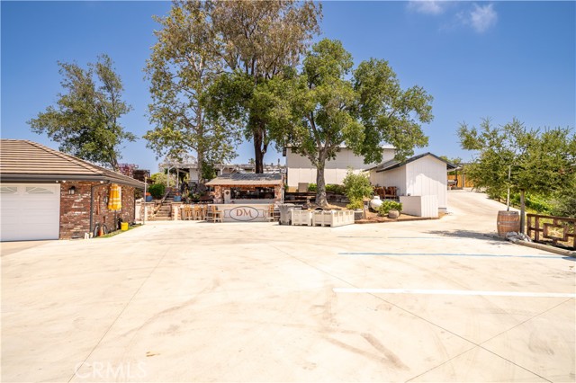 34150 Pauba Road, Temecula CA: https://media.crmls.org/medias/34980934-1d36-406b-80d1-e39965ca3f03.jpg