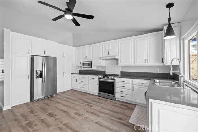Detail Gallery Image 4 of 22 For 25831 Tree Top Rd, Laguna Hills,  CA 92653 - 3 Beds | 2 Baths