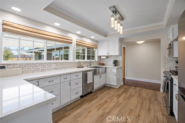 Detail Gallery Image 7 of 27 For 2465 Monterey Peninsula Dr, Corona,  CA 92882 - 4 Beds | 2 Baths