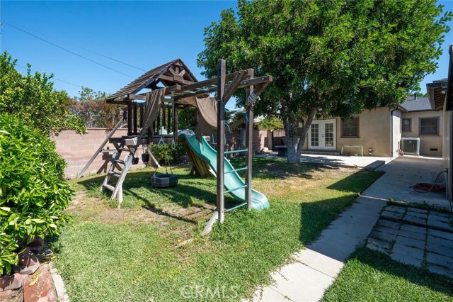 Detail Gallery Image 27 of 29 For 1641 N Catalina, Burbank,  CA 91505 - 3 Beds | 2 Baths