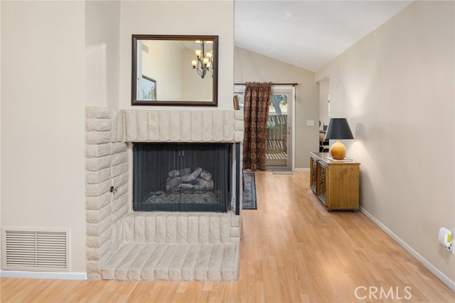 Detail Gallery Image 9 of 31 For 1400 Market St, Vista,  CA 92084 - 2 Beds | 2 Baths