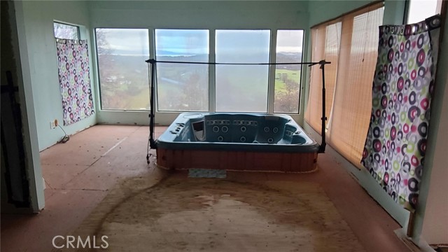 9176 Upper Lake Lucerne Road, Upper Lake CA: https://media.crmls.org/medias/349ad7eb-45b3-409d-b6d8-c096f8df0045.jpg