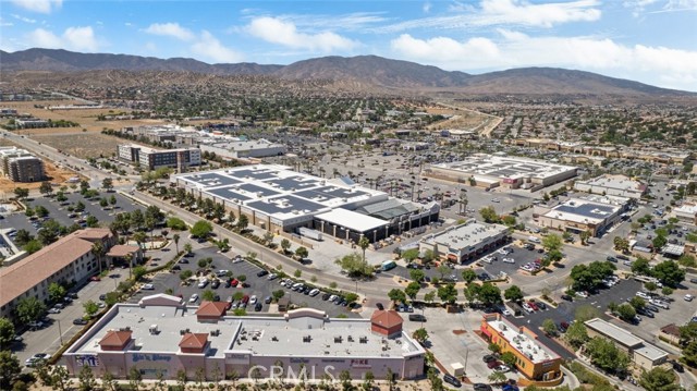 39438 Trade Center Drive, Palmdale CA: https://media.crmls.org/medias/349afce4-03be-45f7-8485-b26510ae1698.jpg