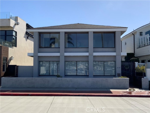 Detail Gallery Image 8 of 57 For 2137 Channel Rd, Newport Beach,  CA 92661 - 4 Beds | 2/1 Baths