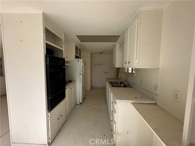251 S Colorado River Road, Blythe CA: https://media.crmls.org/medias/349c2afc-a05c-4b7b-8daa-4749340eca45.jpg