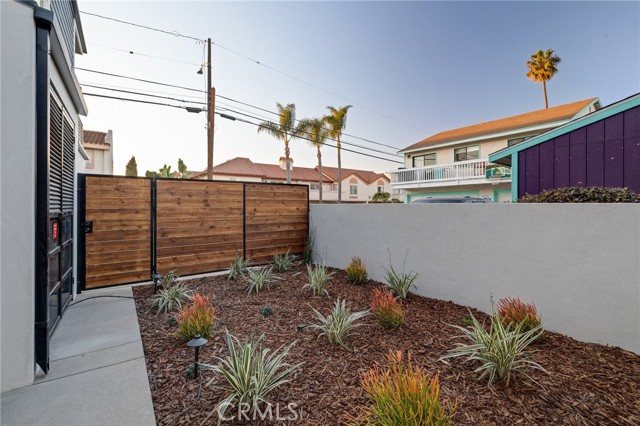 1702 Perkins Lane, Redondo Beach, California 90278, 5 Bedrooms Bedrooms, ,5 BathroomsBathrooms,Residential,For Sale,Perkins,SB25004355