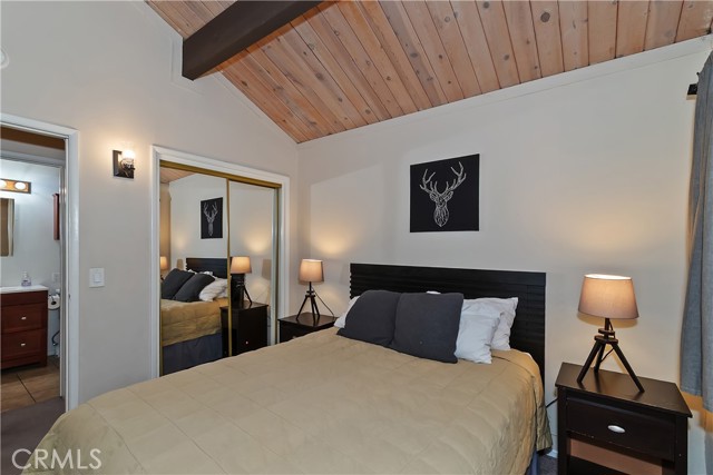 254 Wabash Lane, Sugarloaf CA: https://media.crmls.org/medias/349cee1f-6e1c-44ff-9a34-98c74fd2c9bf.jpg