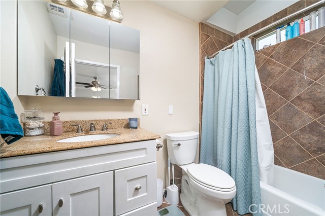Detail Gallery Image 17 of 20 For 702 E Hanks St, Azusa,  CA 91702 - 4 Beds | 2 Baths
