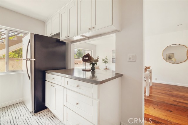 Detail Gallery Image 6 of 26 For 1918 11th St #D,  Santa Monica,  CA 90404 - 2 Beds | 2 Baths