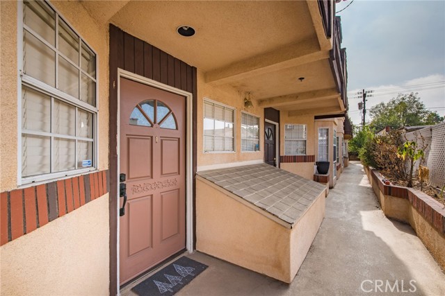 Detail Gallery Image 2 of 32 For 604 W Wilson Ave #2,  Glendale,  CA 91203 - 3 Beds | 2/1 Baths