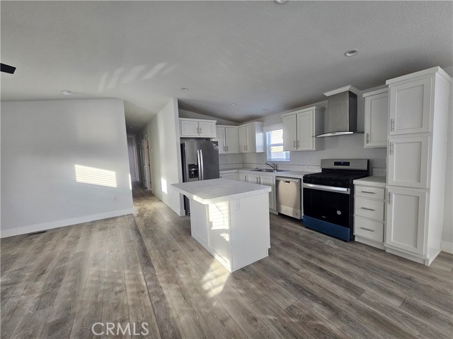 350 San Jacinto Avenue, Perris CA: https://media.crmls.org/medias/349e0480-c3f7-4154-80cc-3e71ba8964a9.jpg