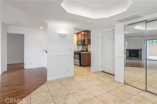 Detail Gallery Image 7 of 20 For 20253 Keswick St #103,  Winnetka,  CA 91306 - 2 Beds | 2 Baths