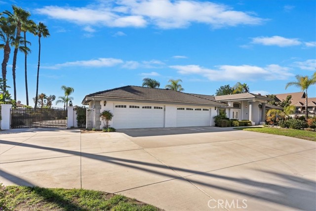 Detail Gallery Image 13 of 70 For 1042 Coronet, Riverside,  CA 92506 - 4 Beds | 4/1 Baths