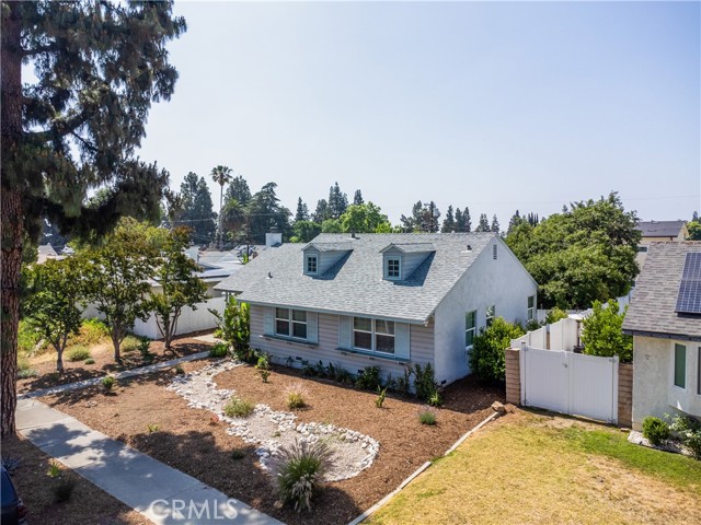 17062 San Fernando Mission Boulevard, Granada Hills CA: https://media.crmls.org/medias/34a07c75-85b6-425b-b4b1-d4d9fb7b5ea9.jpg