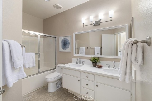 19431 Rue De Valore, Lake Forest CA: https://media.crmls.org/medias/34a0aea6-7721-4398-8454-d32648d38ad2.jpg
