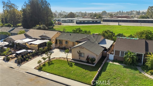 665 Hennipen, Pomona CA: https://media.crmls.org/medias/34a108ec-53e2-4ffe-8166-7e0b2aa4eb04.jpg
