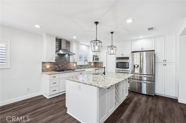 Detail Gallery Image 6 of 18 For 1762 Bern Dr, Corona,  CA 92882 - 4 Beds | 2 Baths