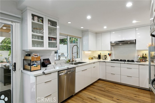 Detail Gallery Image 7 of 43 For 24411 Highlander Rd, West Hills,  CA 91307 - 5 Beds | 2/1 Baths