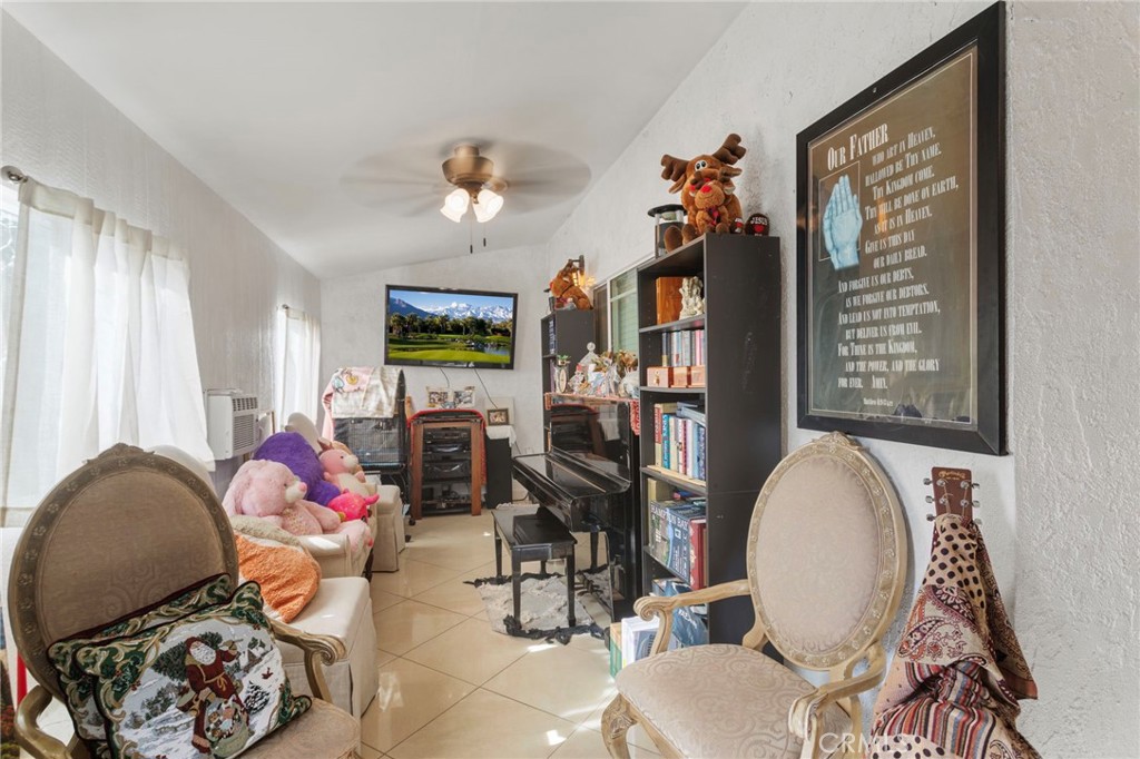 MLS #SR25262817 image #15